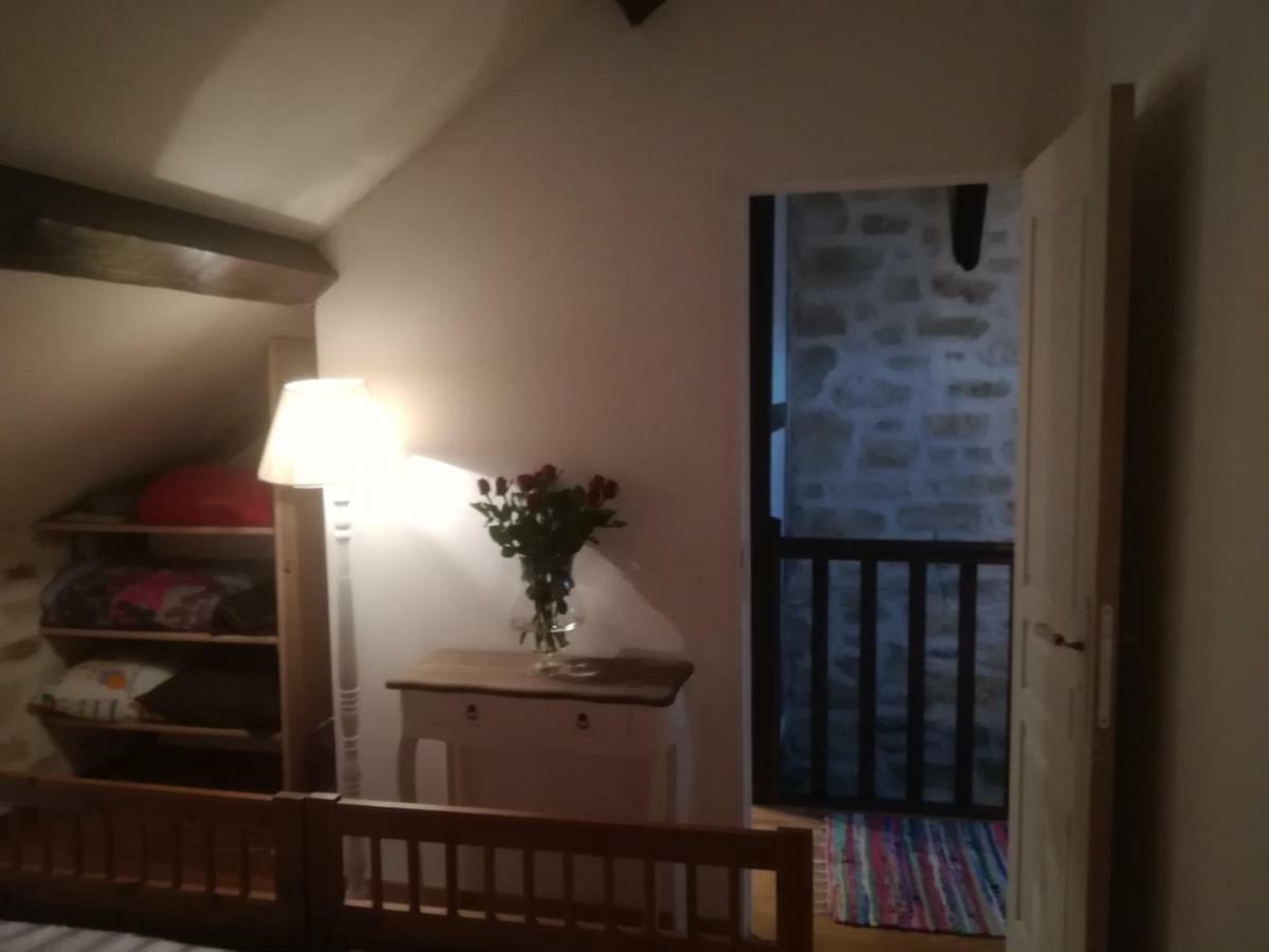Ferienwohnung Le Charme De La Pierre Echarcon Exterior foto